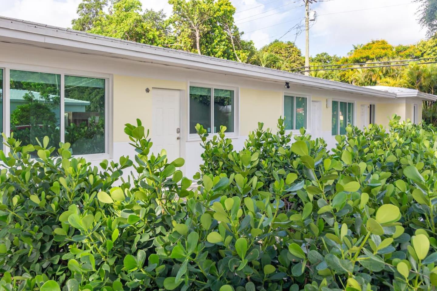 Large Stylish Studio Apartment In El Portal #3 Miami Buitenkant foto